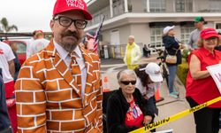 Eski ABD başkanı ve Cumhuriyetçi aday adayı Donald Trump California'da
