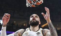Anadolu Efes, Fransız pivot Poirier'i kadrosuna kattı