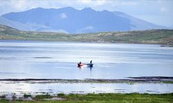 Karın eridiği 2 bin 241 rakımlı Balık Gölü'nde turizm sezonu açıldı