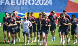 A Milli Futbol Takımı, Volkspark Stadı'nda yürüyüş yaptı