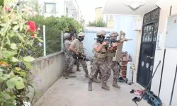 Mersin'deki suç örgütü operasyonunda yakalanan 10 zanlıdan 4'ü tutuklandı