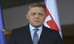 Silahlı saldırıya uğrayan Slovakya Başbakanı Fico, oyunu hastanede kullandı