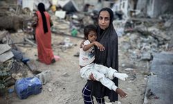 İsrail'in Gazze'de UNRWA'ya ait okullara düzenlediği saldırılarda en az 11 Filistinli öldü