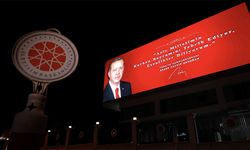 Cumhurbaşkanı Erdoğan'ın bayram mesajı İletişim Başkanlığı'ndaki dijital gösterim ekranında yayınlandı