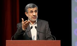 Daha önce reddedilmişti: Ahmedinejad, seçimler için adaylık başvurusu yaptı