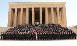 Bakan Yerlikaya, Jandarma Teşkilatının 185'inci yılı dolayısıyla Anıtkabir'i ziyaret etti