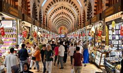 Eminönü'nde bayram alışverişi hareketliliği yaşanıyor