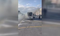 Avcılar'da metrobüste çıkan yangın söndürüldü