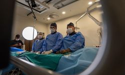 Ankara'daki beyin cerrahi operasyonunu Mısırlı yüzlerce hekim canlı yayında izledi
