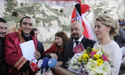 Evliliklerinin unutulmaz olmasını isteyen çiftlerin "gökyüzünde nikah"a ilgisi artıyor