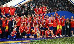 EURO 2024'ün şampiyonu İspanya kupasını aldı