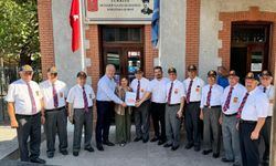 "Kahramanlara Vefa” çalıştayı kararlarını içeren dosya şehit yakınları ve gazilere teslim edildi
