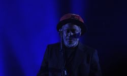 Massive Attack  sahnesinde ünlü isimleri ağırlayacak