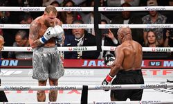 Tarihi maçta, Jake Paul, Mike Tyson'ı mağlup etti