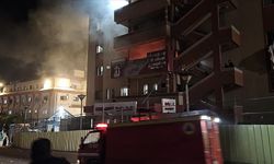 İsrail ordusu, Nasır Hastanesi'ne hava saldırısı düzenledi