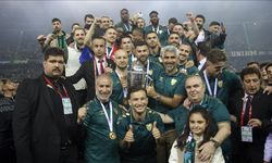 Süper Lig'e yükselen Kocaelispor kupasını aldı