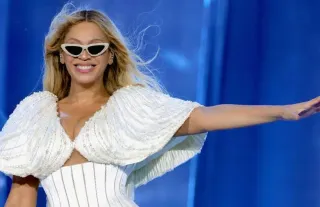 Beyoncé, hayranlarına (ve Taylor Swift'e) Rönesans galasında 'gülüp dans etmelerini' söyledi