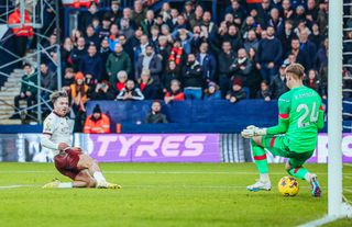 Premier Lig'de Manchester City, Luton Town'ı 2-1 yendi