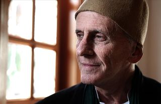 Katolik papazken Müslüman olan ABD'li profesör Mevlana'nın öğretisini kıtalara yayıyor