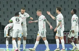 Konyaspor Süper Ligi "güvenli bölgede" bitirme peşinde