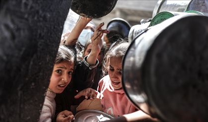 Gazze'de çocuklar kıtlık ve yıkım arasında "rızıklarını" arıyor