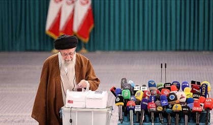 İran, Meclis Seçimlerinin ikinci turu için sandık başına gidiyor