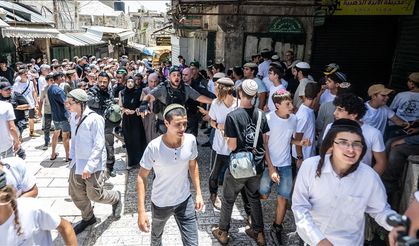 Aşırı sağcı fanatik Yahudiler, Mescid-i Aksa'ya baskın düzenledi