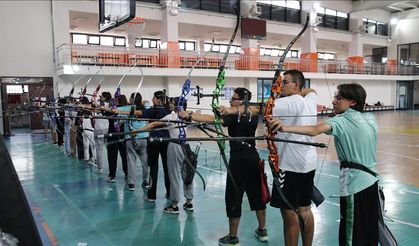 Okçulukta geleceğin sporcuları Konya'da yetişiyor