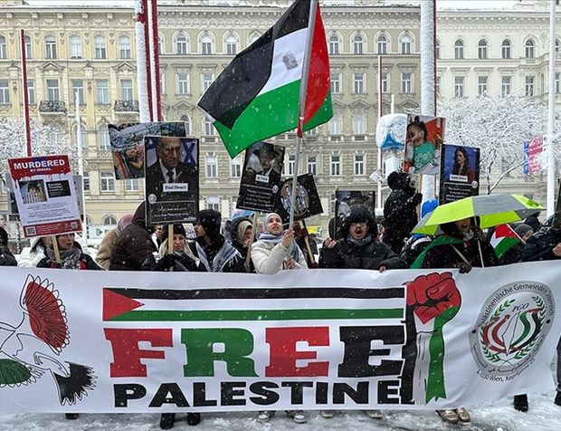 Avusturya'da, İsrail'in saldırılarını sürdürdüğü Gazze'de kalıcı ateşkes talebiyle gösteri düzenlendi