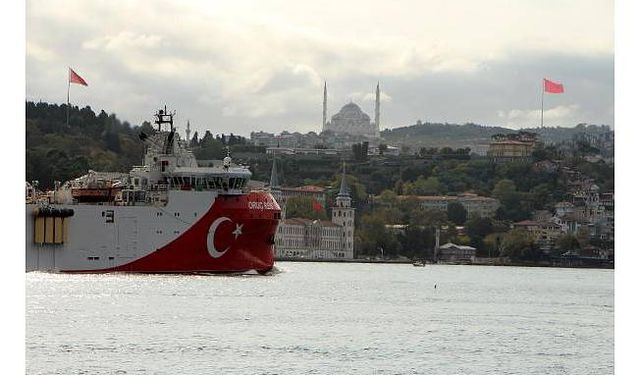 Oruç Reis Antalya Limanı'na gitmek için Marmara Denizi'ne açıldı