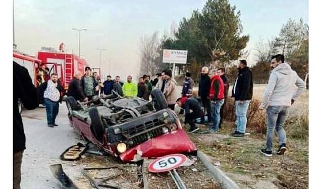 Ankara'da otomobil, direğe çarpıp takla attı: 1 ölü, 4 yaralı