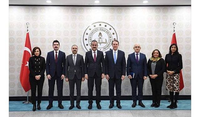 Bakan Özer, ABD'nin Ankara Büyükelçisi Flake'i kabul etti
