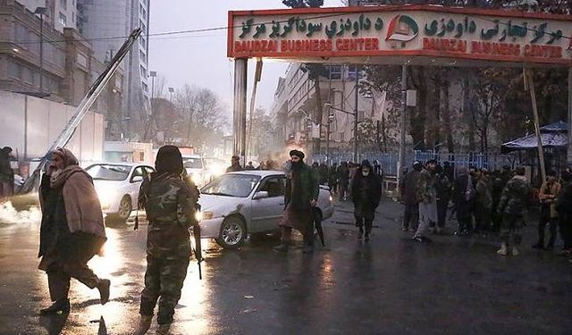 Kabil'de Dışişleri Bakanlığının önündeki patlamayı terör örgütü DEAŞ üstlendi