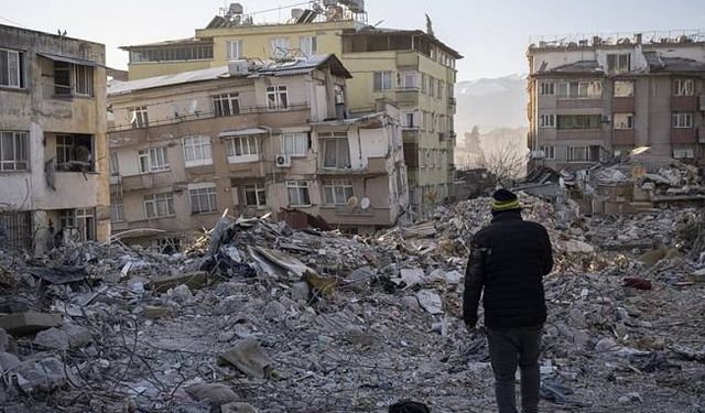 Adalet Bakanı Bozdağ: Depremde yıkılan binalarda sorumluluğu olan herkesin kusuru ayrı ayrı değerlendirilmektedir