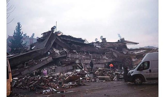 Oktay: Kahramanmaraş merkezli depremlerde 1541 kişi hayatını kaybetti