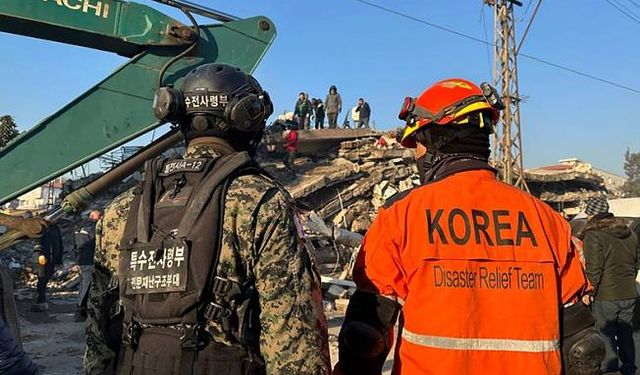 Güney Koreli arama kurtarma ekibi, 73 yıllık minnetin azmiyle çalıştı