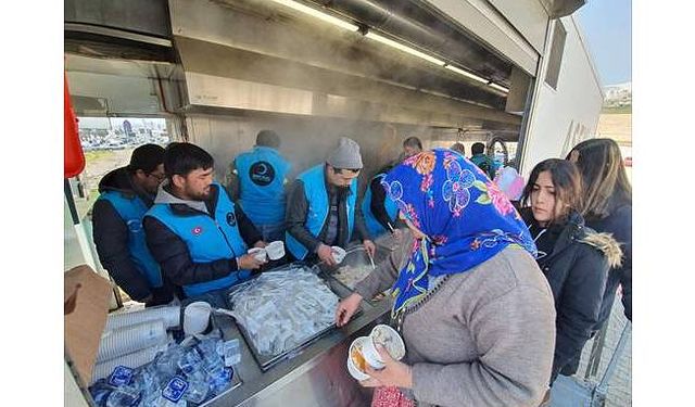 İstanbul'daki Doğu Türkistanlı STK'lerden depremzedelere insani yardım
