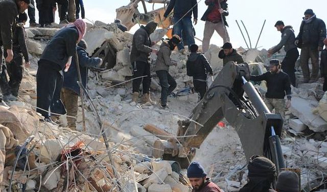 Kahramanmaraş merkezli depremlerden etkilenen Suriye'de ölenlerin sayısı 2 bin 530'a çıktı