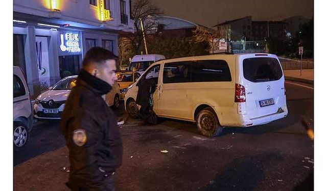 Bayrampaşa'da savrulan otomobilin sürücüsü hayatını kaybetti