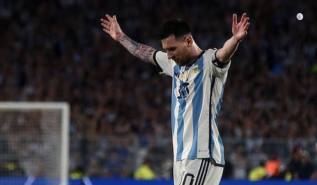 Messi, Arjantin formasıyla "100'ler kulübü"ne girdi