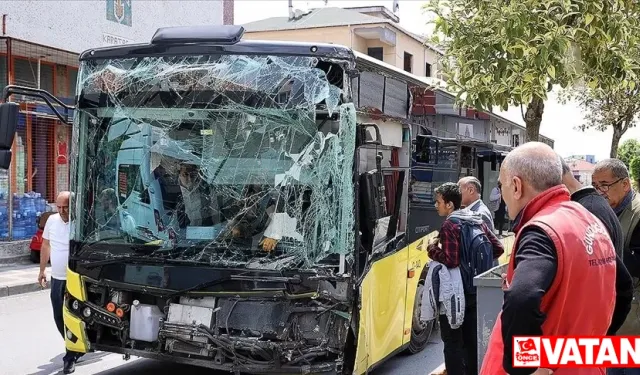 Ümraniye'de 2 İETT otobüsünün çarpıştığı kazada 3 kişi yaralandı