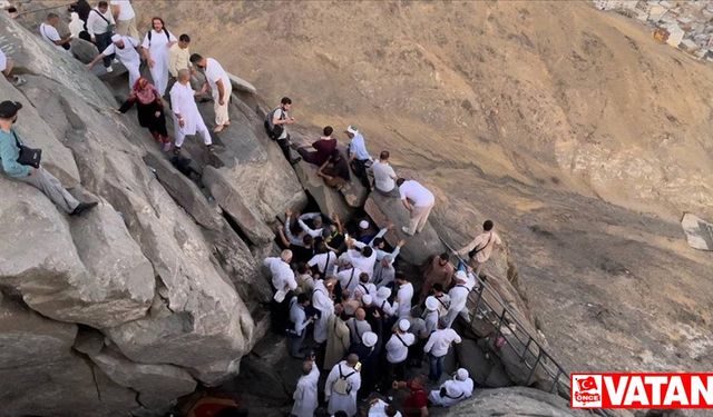 Hacı adaylarının ilk vahyin geldiği Hira Mağarası'na ziyaretleri sürüyor