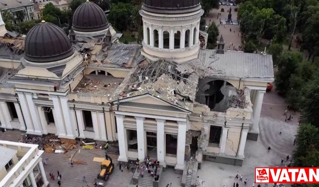 Rus füzeleri, Odesa'da bulunan tarihi bir Ortodoks katedralini ağır şekilde hasara uğrattı