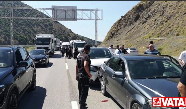 CHP Genel Başkanı Kılıçdaroğlu'nun konvoyunda kaza