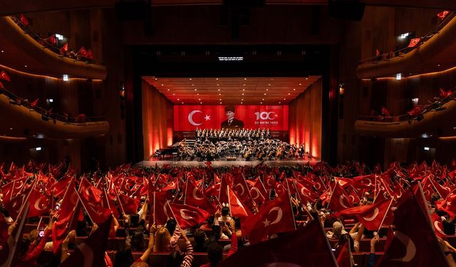 İstanbul Devlet Opera ve Balesi, “Cumhuriyet’imizin 100.Yılını, coşkulu bir konser ile kutladı