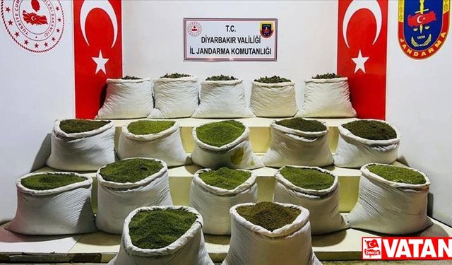 Diyarbakır'da 1 ton 354 kilogram esrar ele geçirildi