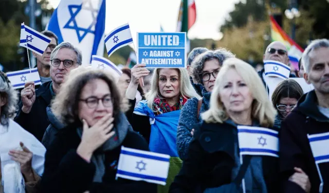 Almanya'nın İsrail'e verdiği destek sokaklarda sorgulanırken Yahudiler korkuyor