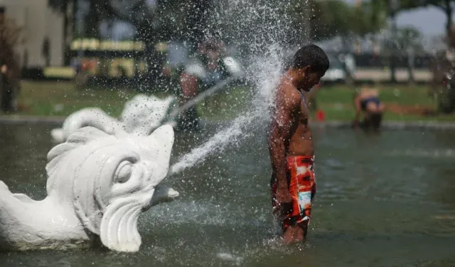 Brezilya: Ülkeyi sarhoş eden 'dayanılmaz' sıcak dalgasıyla ilgili sağlık uyarıları