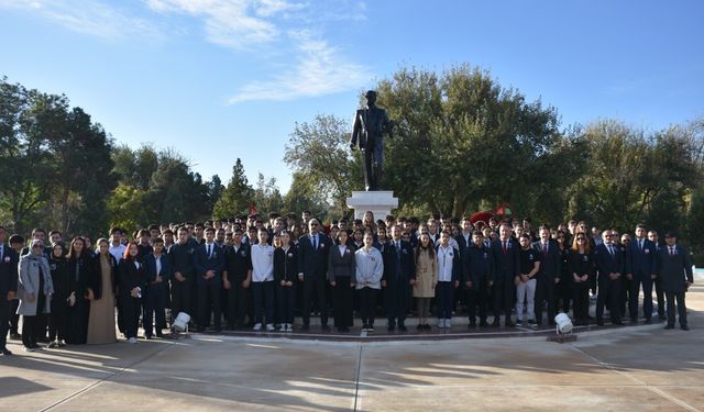 Büyük Önder Atatürk, ebediyete intikalinin 85. yılında Türkmenistan'da anıldı
