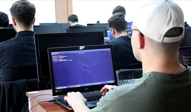 Üniversitelerde Siber Vatan'ın koruyucusu "beyaz şapkalı" hackerlar yetişiyor
